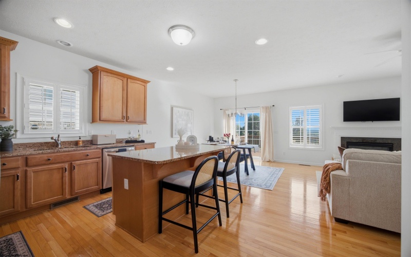 98 Berkshire Circle, Bridgeport, West Virginia 26330, 3 Bedroom Bedrooms, 12 Room Rooms,3 BathroomBathrooms,Single Family Attached,For Sale,Berkshire,0,10167304