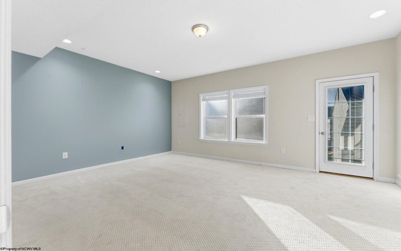 3907 Sun Way, Morgantown, West Virginia 26505, 4 Bedroom Bedrooms, 7 Room Rooms,2 BathroomBathrooms,Single Family Attached,For Sale,Sun,0,10167313