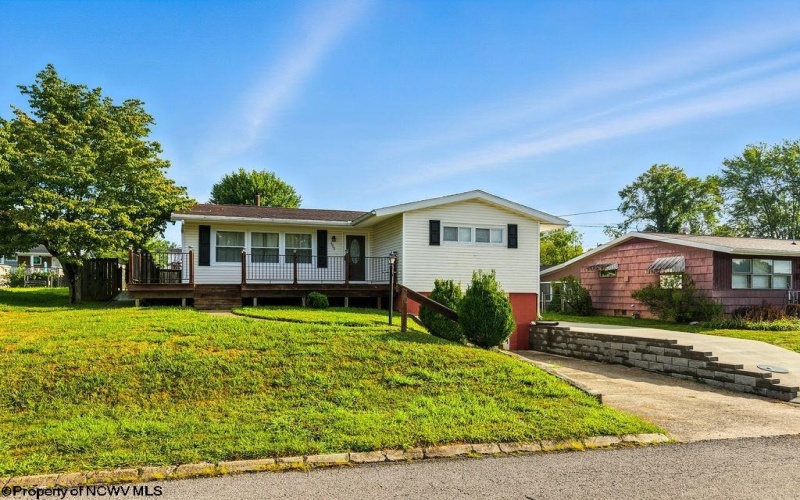111 Circle Drive, Bridgeport, West Virginia 26330, 3 Bedroom Bedrooms, 6 Room Rooms,2 BathroomBathrooms,Single Family Detached,For Sale,Circle,0,10161217