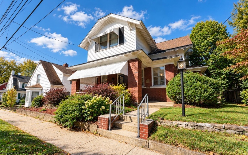 144 Waitman Street, Morgantown, West Virginia 26501, 4 Bedroom Bedrooms, 8 Room Rooms,2 BathroomBathrooms,Single Family Detached,For Sale,Waitman,0,10167315