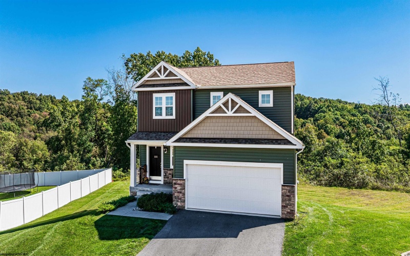 185 Eastview Way, Fairmont, West Virginia 26554, 3 Bedroom Bedrooms, 6 Room Rooms,2 BathroomBathrooms,Single Family Detached,For Sale,Eastview,0,10167297