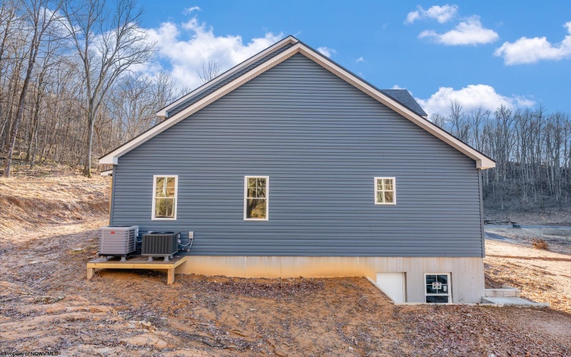 1002 Poplar Drive, Grafton, West Virginia 26354, 5 Bedroom Bedrooms, 9 Room Rooms,4 BathroomBathrooms,Single Family Detached,For Sale,Poplar,0,10163484
