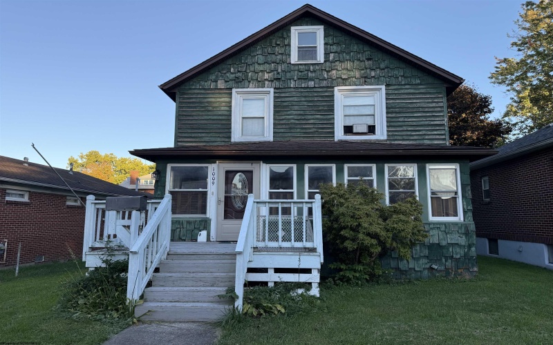 1009 Henry Avenue, Elkins, West Virginia 26241, 3 Bedroom Bedrooms, 10 Room Rooms,2 BathroomBathrooms,Single Family Detached,For Sale,Henry,0,10167301