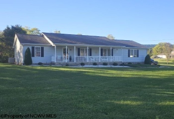 33 Trellis Drive, Gerrardstown, West Virginia 25420-4024, 3 Bedroom Bedrooms, 8 Room Rooms,2 BathroomBathrooms,Single Family Detached,For Sale,Trellis,0,10167268