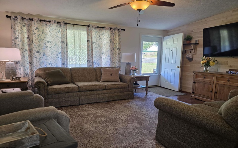 1506 Francis Mine Road, Fairmont, West Virginia 26554, 3 Bedroom Bedrooms, 7 Room Rooms,2 BathroomBathrooms,Single Family Detached,For Sale,Francis Mine,0,10167311