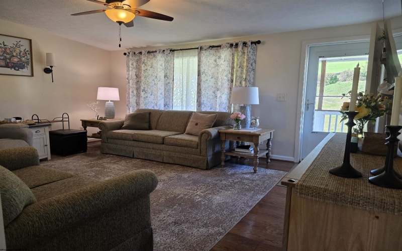 1506 Francis Mine Road, Fairmont, West Virginia 26554, 3 Bedroom Bedrooms, 7 Room Rooms,2 BathroomBathrooms,Single Family Detached,For Sale,Francis Mine,0,10167311
