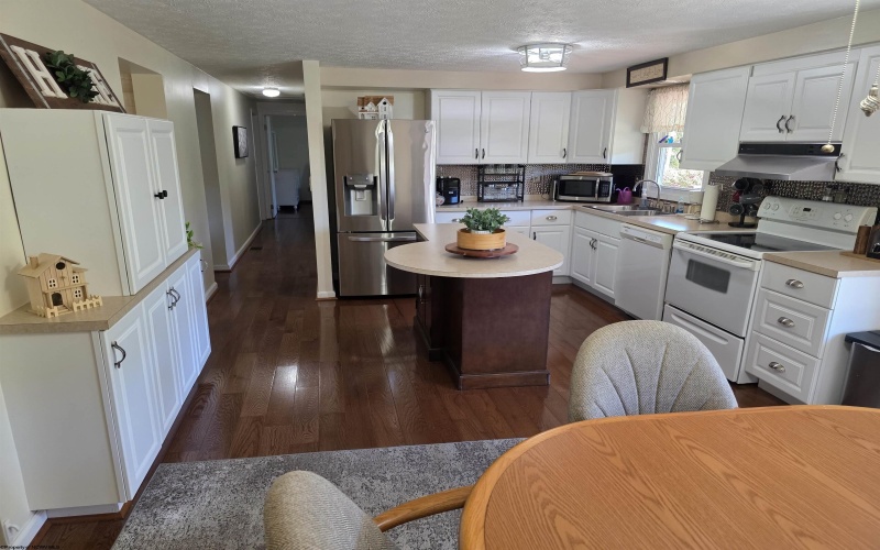 1506 Francis Mine Road, Fairmont, West Virginia 26554, 3 Bedroom Bedrooms, 7 Room Rooms,2 BathroomBathrooms,Single Family Detached,For Sale,Francis Mine,0,10167311