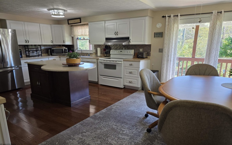 1506 Francis Mine Road, Fairmont, West Virginia 26554, 3 Bedroom Bedrooms, 7 Room Rooms,2 BathroomBathrooms,Single Family Detached,For Sale,Francis Mine,0,10167311