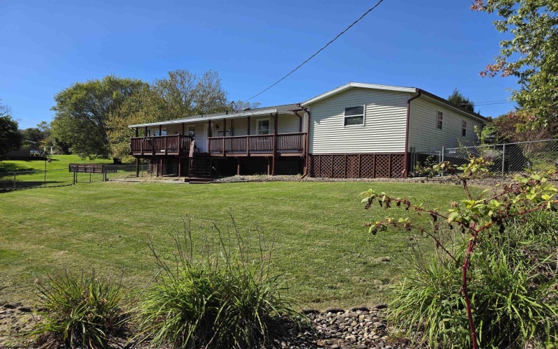 1506 Francis Mine Road, Fairmont, West Virginia 26554, 3 Bedroom Bedrooms, 7 Room Rooms,2 BathroomBathrooms,Single Family Detached,For Sale,Francis Mine,0,10167311