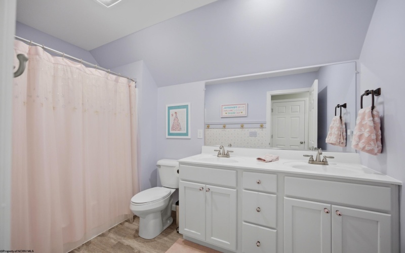 34 Charolais Circle, Fairmont, West Virginia 26554, 4 Bedroom Bedrooms, 7 Room Rooms,3 BathroomBathrooms,Single Family Detached,For Sale,Charolais,0,10167309