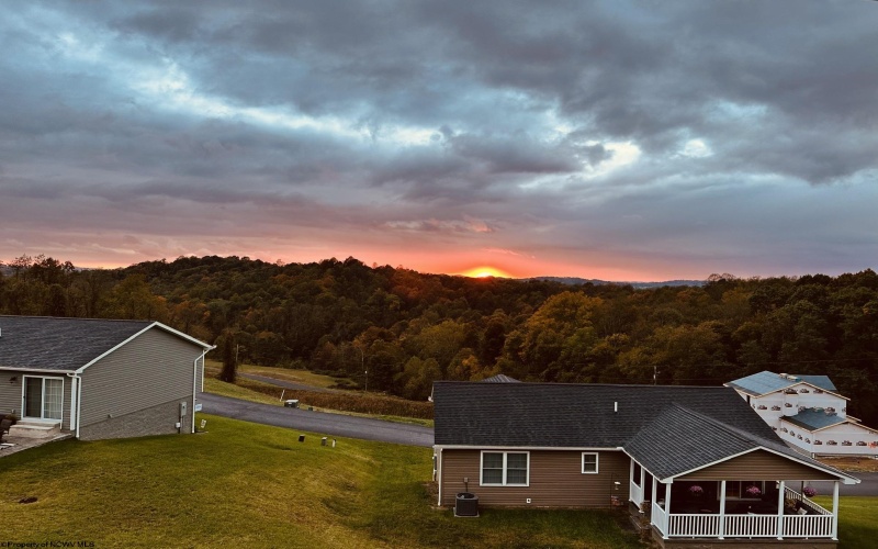 34 Charolais Circle, Fairmont, West Virginia 26554, 4 Bedroom Bedrooms, 7 Room Rooms,3 BathroomBathrooms,Single Family Detached,For Sale,Charolais,0,10167309