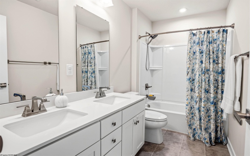 47 David Lane, Morgantown, West Virginia 26505, 4 Bedroom Bedrooms, 8 Room Rooms,3 BathroomBathrooms,Single Family Detached,For Sale,David,0,10167306
