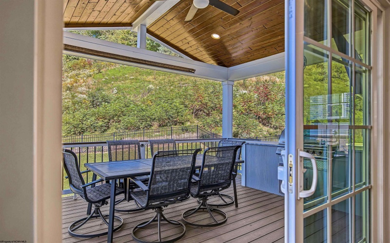 47 David Lane, Morgantown, West Virginia 26505, 4 Bedroom Bedrooms, 8 Room Rooms,3 BathroomBathrooms,Single Family Detached,For Sale,David,0,10167306