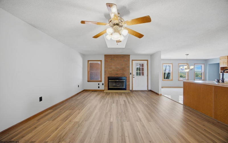904 Worthington Drive, Bridgeport, West Virginia 26330, 3 Bedroom Bedrooms, 9 Room Rooms,2 BathroomBathrooms,Single Family Detached,For Sale,Worthington,0,10167321