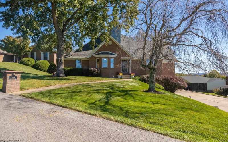 904 Worthington Drive, Bridgeport, West Virginia 26330, 3 Bedroom Bedrooms, 9 Room Rooms,2 BathroomBathrooms,Single Family Detached,For Sale,Worthington,0,10167321