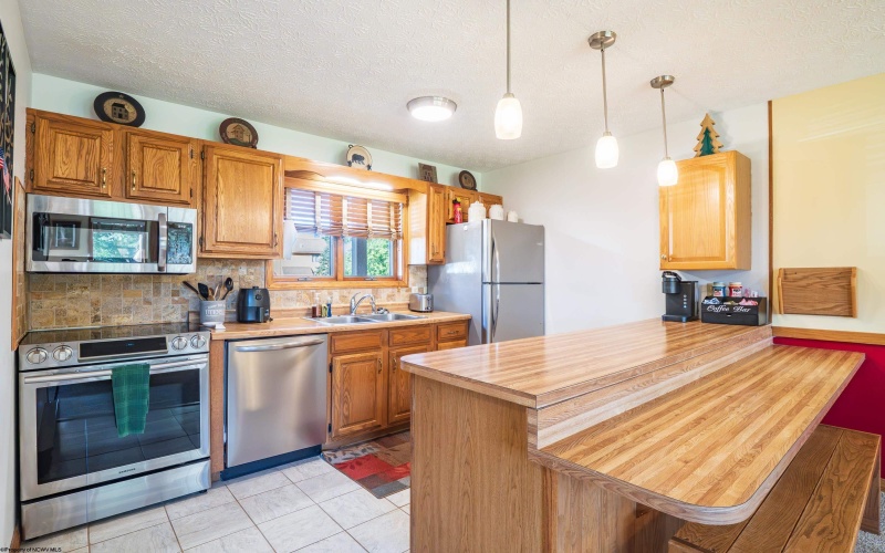 104 Deerfield Circle, Davis, West Virginia 26260, 2 Bedroom Bedrooms, 4 Room Rooms,2 BathroomBathrooms,Single Family Attached,For Sale,Deerfield,0,10167319