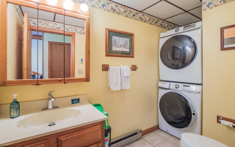 104 Deerfield Circle, Davis, West Virginia 26260, 2 Bedroom Bedrooms, 4 Room Rooms,2 BathroomBathrooms,Single Family Attached,For Sale,Deerfield,0,10167319