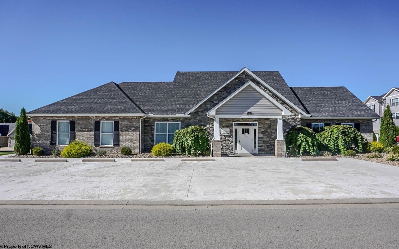 224 Red Oak Lane, Morgantown, West Virginia 26501, 3 Bedroom Bedrooms, 7 Room Rooms,3 BathroomBathrooms,Residential Rentals,For Rent,Red Oak,0,10167325