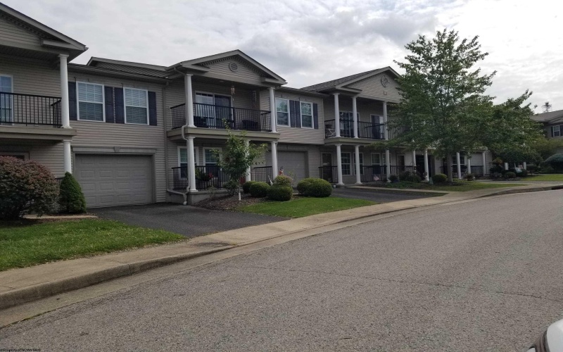 78 Barrington Court, Bridgeport, West Virginia 26330-0000, 3 Bedroom Bedrooms, 5 Room Rooms,3 BathroomBathrooms,Residential Rentals,For Rent,Barrington,0,10167339
