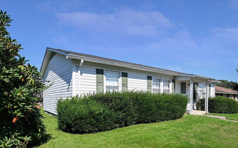 605 Maple Avenue, Barrackville, West Virginia 26559, 4 Bedroom Bedrooms, 6 Room Rooms,3 BathroomBathrooms,Single Family Detached,For Sale,Maple,0,10167323