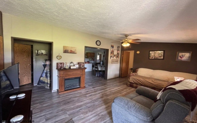 142 Mountain View Lane, Philippi, West Virginia 26416, 3 Bedroom Bedrooms, 5 Room Rooms,2 BathroomBathrooms,Single Family Detached,For Sale,Mountain View,0,10167322
