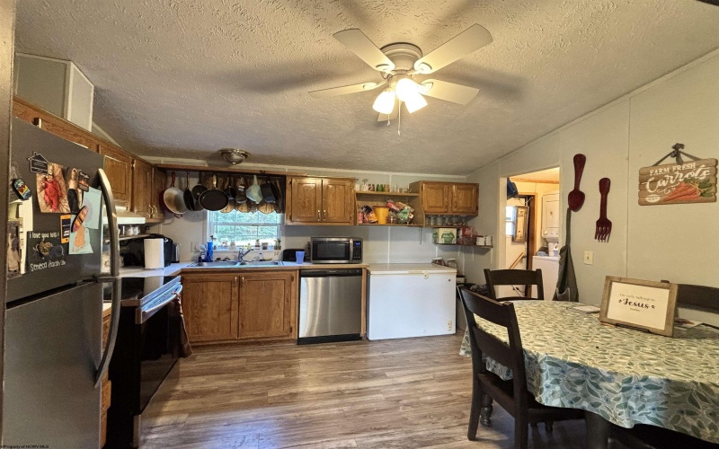 142 Mountain View Lane, Philippi, West Virginia 26416, 3 Bedroom Bedrooms, 5 Room Rooms,2 BathroomBathrooms,Single Family Detached,For Sale,Mountain View,0,10167322