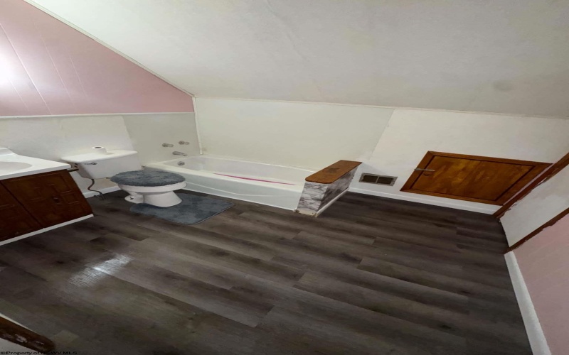 412 Center Street, Shinnston, West Virginia 26431, 2 Bedroom Bedrooms, 6 Room Rooms,3 BathroomBathrooms,Single Family Detached,For Sale,Center,0,10167334