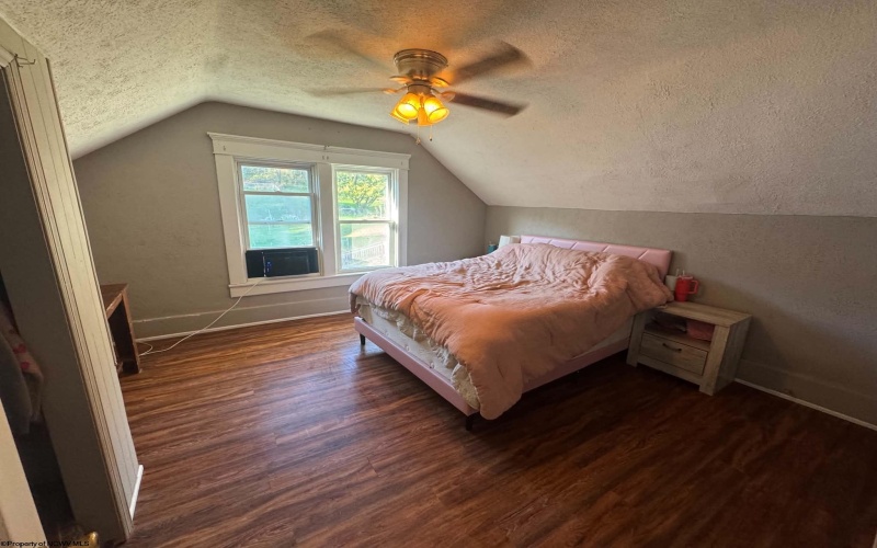 412 Center Street, Shinnston, West Virginia 26431, 2 Bedroom Bedrooms, 6 Room Rooms,3 BathroomBathrooms,Single Family Detached,For Sale,Center,0,10167334