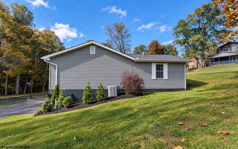 139 CARLSON Drive, Grafton, West Virginia 26354, 4 Bedroom Bedrooms, 13 Room Rooms,3 BathroomBathrooms,Single Family Detached,For Sale,CARLSON,0,10167329 139 CARLSON Drive, Grafton, West Virginia 26354, 4 Bedroom Bedrooms, 13 Room Rooms,3 BathroomBathrooms,Single Family Detached,For Sale,CARLSON,0,10167329