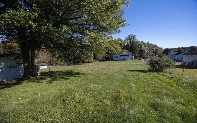 429 Grand Avenue, Bridgeport, West Virginia 26330, 2 Bedroom Bedrooms, 4 Room Rooms,1 BathroomBathrooms,Single Family Detached,For Sale,Grand,0,10167328