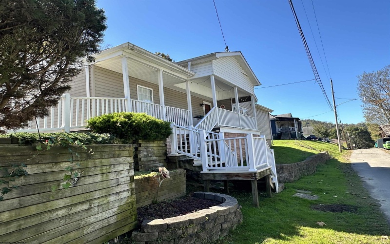 62 Maple Street, Lost Creek, West Virginia 26385, 3 Bedroom Bedrooms, 7 Room Rooms,2 BathroomBathrooms,Single Family Detached,For Sale,Maple,0,10167341