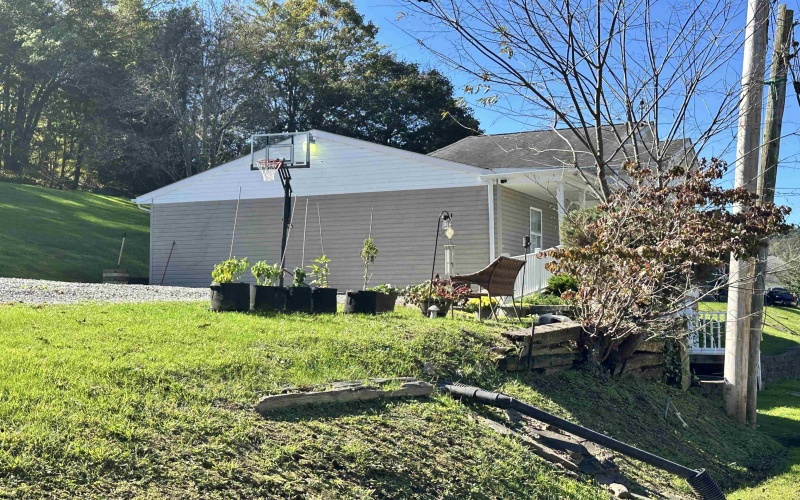 62 Maple Street, Lost Creek, West Virginia 26385, 3 Bedroom Bedrooms, 7 Room Rooms,2 BathroomBathrooms,Single Family Detached,For Sale,Maple,0,10167341