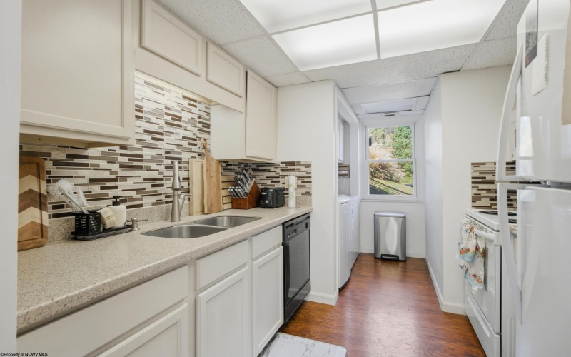 84 Pinewood Lane, Clarksburg, West Virginia 26301, 2 Bedroom Bedrooms, 6 Room Rooms,1 BathroomBathrooms,Single Family Attached,For Sale,Pinewood,0,10167347