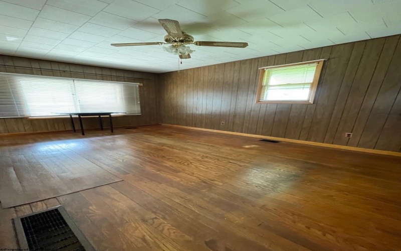 42 1/2 Meade Street, Buckhannon, West Virginia 26201-2655, 1 Bedroom Bedrooms, 3 Room Rooms,1 BathroomBathrooms,Residential Rentals,For Rent,Meade,0,10167351