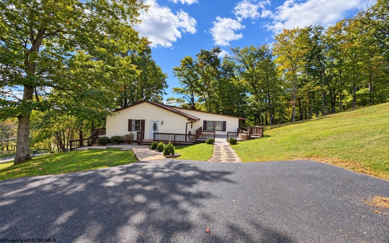 13 Silver Maple Lane, Buckhannon, West Virginia 26201, 4 Bedroom Bedrooms, 7 Room Rooms,2 BathroomBathrooms,Single Family Detached,For Sale,Silver Maple,0,10167348