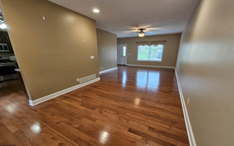 306 Hidden Point Trail, Morgantown, West Virginia 26508, 4 Bedroom Bedrooms, 7 Room Rooms,3 BathroomBathrooms,Single Family Detached,For Sale,Hidden Point,0,10167355