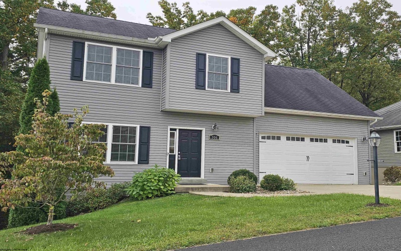 306 Hidden Point Trail, Morgantown, West Virginia 26508, 4 Bedroom Bedrooms, 7 Room Rooms,3 BathroomBathrooms,Single Family Detached,For Sale,Hidden Point,0,10167355