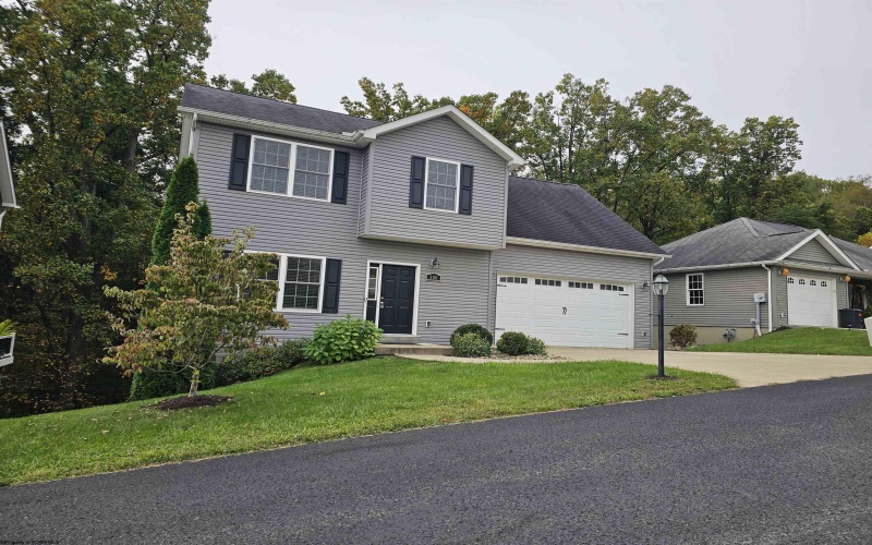 306 Hidden Point Trail, Morgantown, West Virginia 26508, 4 Bedroom Bedrooms, 7 Room Rooms,3 BathroomBathrooms,Single Family Detached,For Sale,Hidden Point,0,10167355