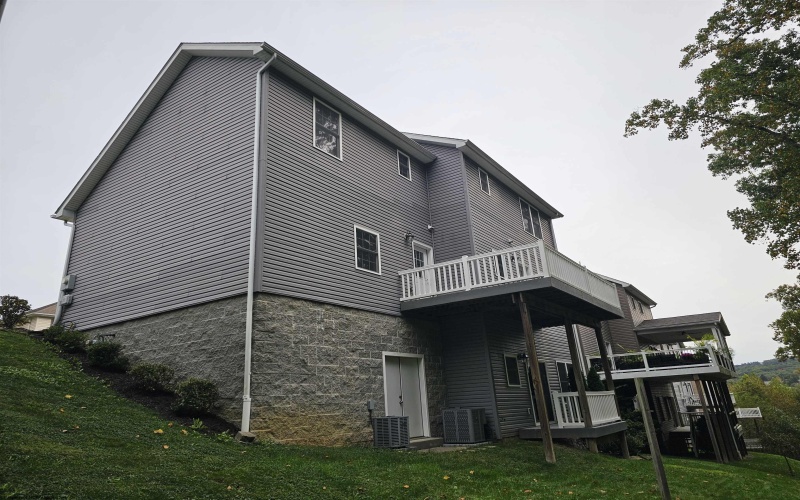 306 Hidden Point Trail, Morgantown, West Virginia 26508, 4 Bedroom Bedrooms, 7 Room Rooms,3 BathroomBathrooms,Single Family Detached,For Sale,Hidden Point,0,10167355