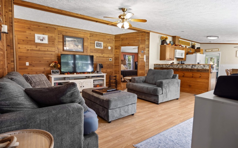 134 Endicott Street, Bruceton Mills, West Virginia 26525, 3 Bedroom Bedrooms, 8 Room Rooms,2 BathroomBathrooms,Single Family Detached,For Sale,Endicott,0,10167354