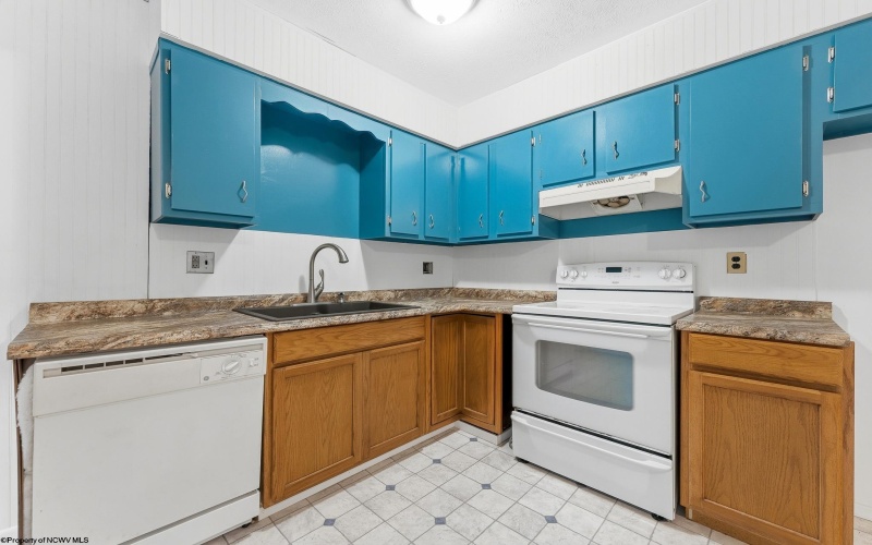 28 England Road, Morgantown, West Virginia 26508, 2 Bedroom Bedrooms, 6 Room Rooms,1 BathroomBathrooms,Single Family Detached,For Sale,England,0,10167352