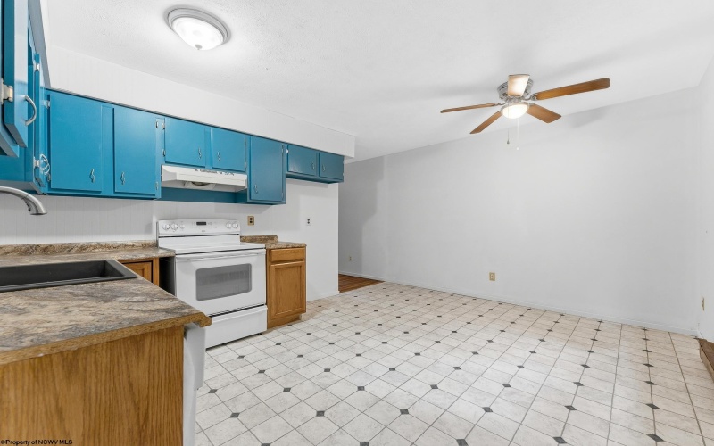28 England Road, Morgantown, West Virginia 26508, 2 Bedroom Bedrooms, 6 Room Rooms,1 BathroomBathrooms,Single Family Detached,For Sale,England,0,10167352