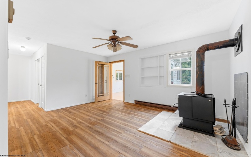 28 England Road, Morgantown, West Virginia 26508, 2 Bedroom Bedrooms, 6 Room Rooms,1 BathroomBathrooms,Single Family Detached,For Sale,England,0,10167352