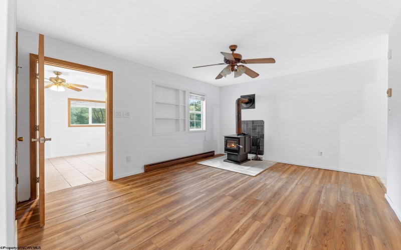 28 England Road, Morgantown, West Virginia 26508, 2 Bedroom Bedrooms, 6 Room Rooms,1 BathroomBathrooms,Single Family Detached,For Sale,England,0,10167352