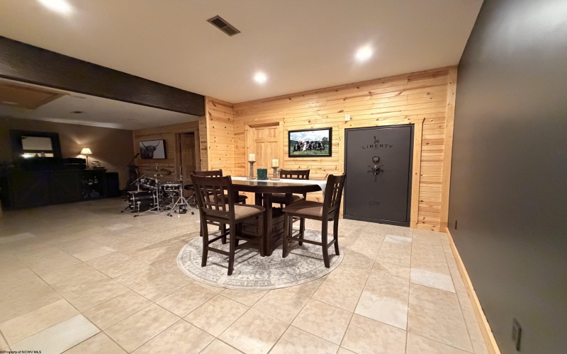 35 Dollar Road, Morgantown, West Virginia 26501, 3 Bedroom Bedrooms, 13 Room Rooms,3 BathroomBathrooms,Single Family Detached,For Sale,Dollar,0,10167324