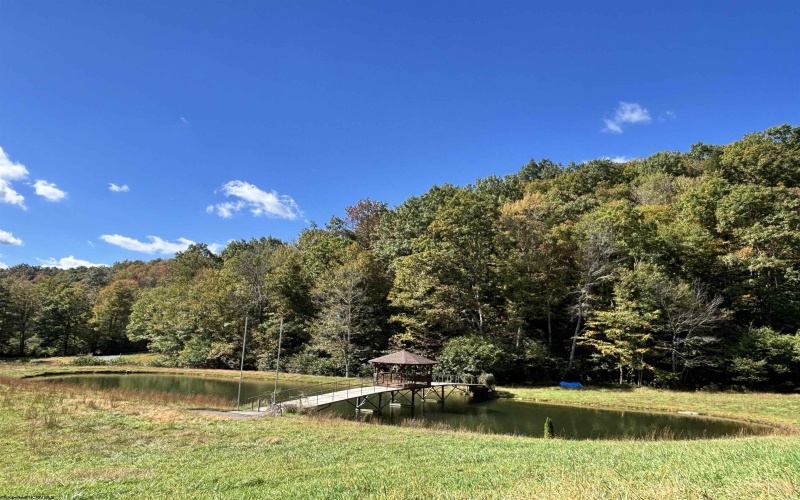 97 Indian Oaks Lane, Belington, West Virginia 26250, 2 Bedroom Bedrooms, 4 Room Rooms,2 BathroomBathrooms,Single Family Detached,For Sale,Indian Oaks,0,10167357