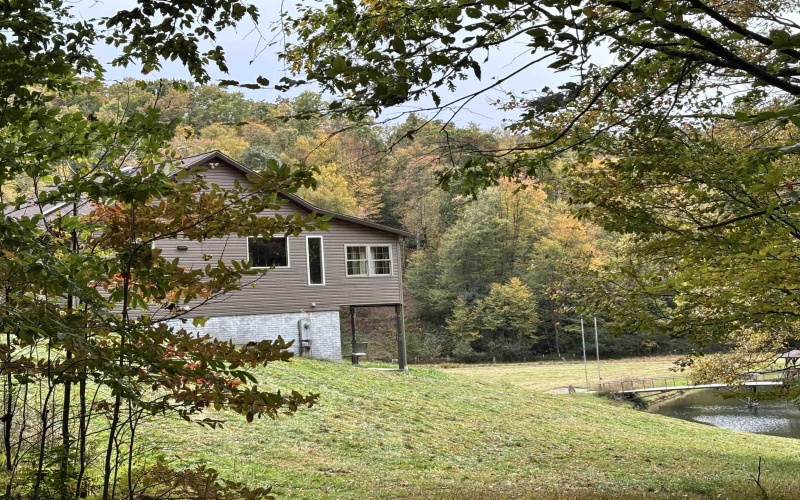 97 Indian Oaks Lane, Belington, West Virginia 26250, 2 Bedroom Bedrooms, 4 Room Rooms,2 BathroomBathrooms,Single Family Detached,For Sale,Indian Oaks,0,10167357