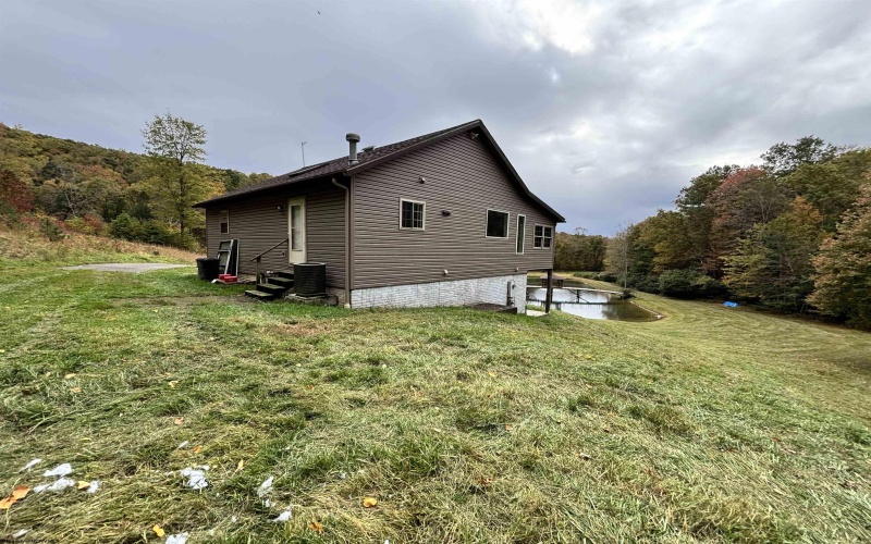 97 Indian Oaks Lane, Belington, West Virginia 26250, 2 Bedroom Bedrooms, 4 Room Rooms,2 BathroomBathrooms,Single Family Detached,For Sale,Indian Oaks,0,10167357