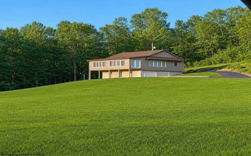 97 Indian Oaks Lane, Belington, West Virginia 26250, 2 Bedroom Bedrooms, 4 Room Rooms,2 BathroomBathrooms,Single Family Detached,For Sale,Indian Oaks,0,10167357