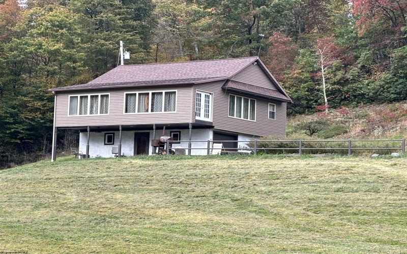 97 Indian Oaks Lane, Belington, West Virginia 26250, 2 Bedroom Bedrooms, 4 Room Rooms,2 BathroomBathrooms,Single Family Detached,For Sale,Indian Oaks,0,10167357